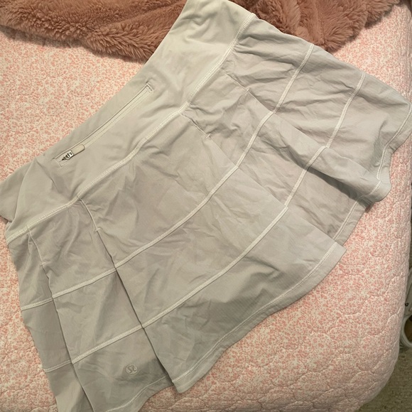 Lululemon Pace Rival Skirt size 8 Reg - Picture 2 of 3